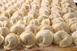 Пельмени Ближний фермер Праздничные говядина/свинина/мясо птицы замороженные коробка 1кг